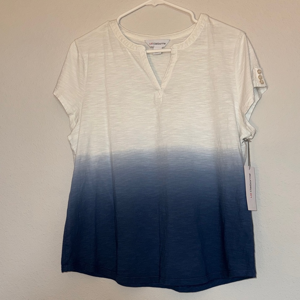 Liz Claiborne White and Blue Gradient Short Sleeve Top